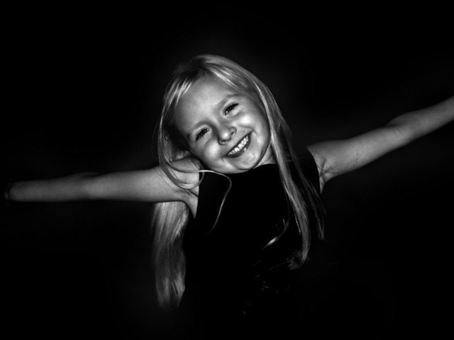 girl with smile 1171087 640x480